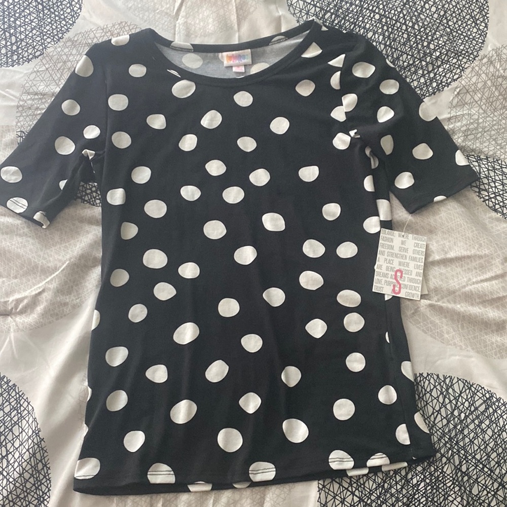 NWT LuLaRoe Gigi Shirt